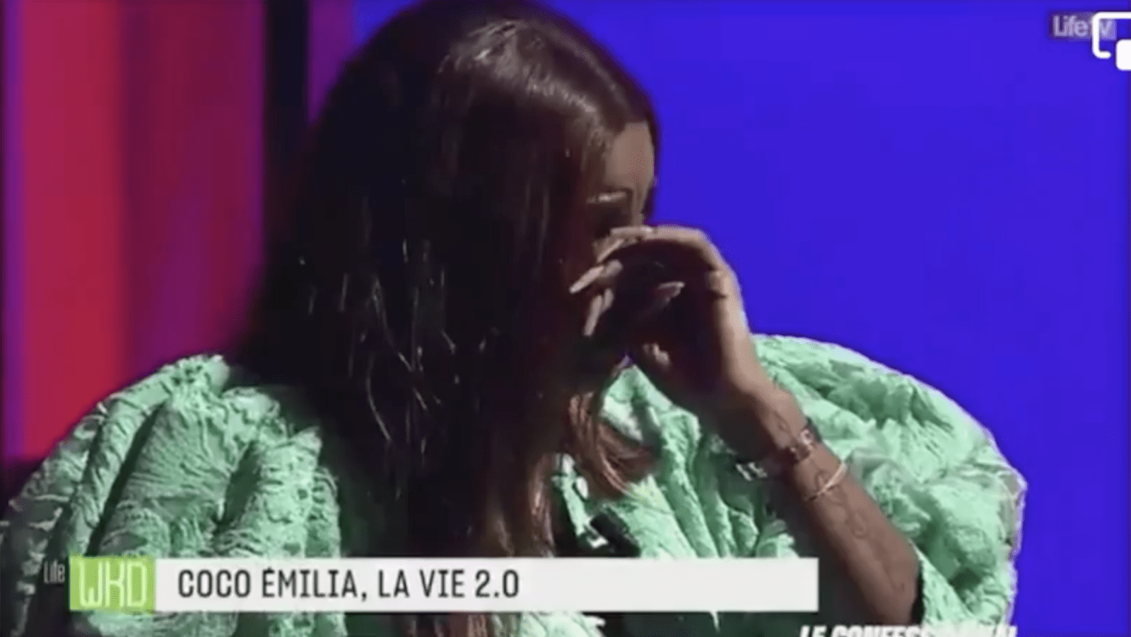 coco emilia fond en larme sur les plateaux de Life Tv
